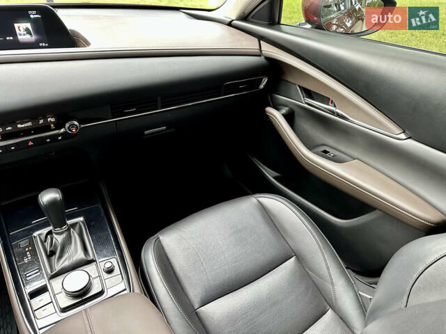 Мазда CX-30 2020 в Киеве на Automoto.ua Красный Мазда CX-30, объемом двигателя 2 л и пробегом 59 тыс. км за 24900 $, фото 32 на Automoto.ua