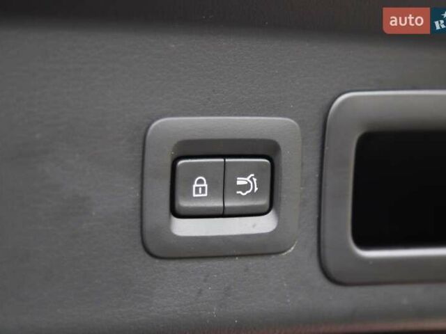 Червоний Мазда CX-30, об'ємом двигуна 2 л та пробігом 68 тис. км за 24000 $, фото 31 на Automoto.ua