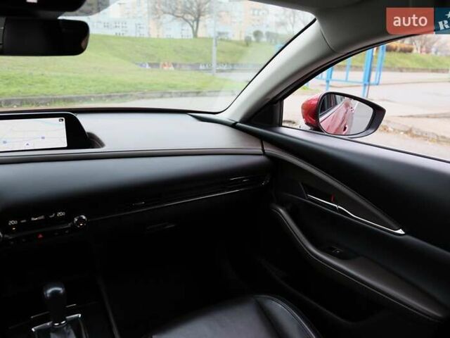 Червоний Мазда CX-30, об'ємом двигуна 2 л та пробігом 68 тис. км за 24000 $, фото 13 на Automoto.ua