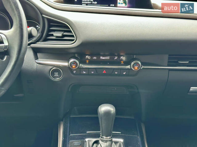 Мазда CX-30 2020 в Киеве на Automoto.ua Красный Мазда CX-30, объемом двигателя 2 л и пробегом 59 тыс. км за 24900 $, фото 30 на Automoto.ua