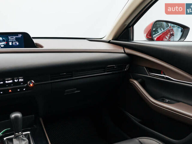 Червоний Мазда CX-30, об'ємом двигуна 2 л та пробігом 90 тис. км за 22295 $, фото 12 на Automoto.ua