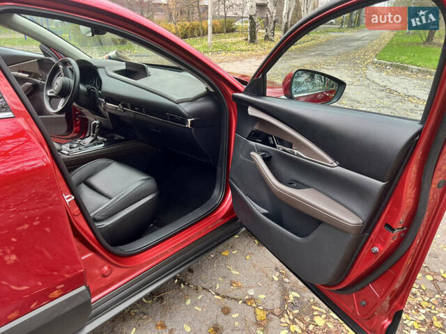 Красный Мазда CX-30, объемом двигателя 2.5 л и пробегом 57 тыс. км за 20125 $, фото 10 на Automoto.ua