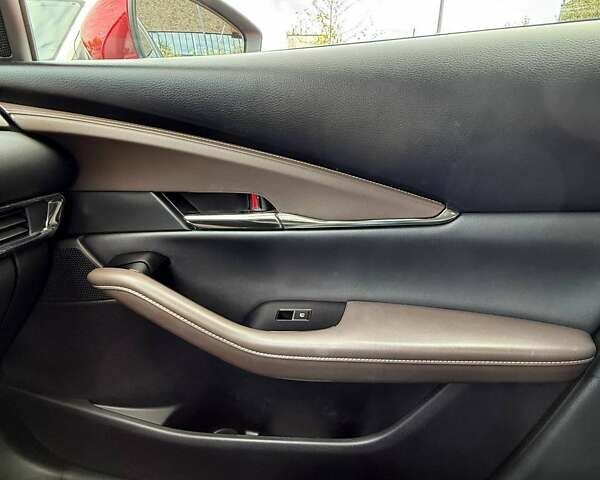 Красный Мазда CX-30, объемом двигателя 2 л и пробегом 59 тыс. км за 24000 $, фото 14 на Automoto.ua