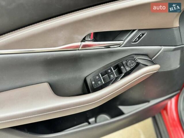 Красный Мазда CX-30, объемом двигателя 2 л и пробегом 61 тыс. км за 24700 $, фото 44 на Automoto.ua