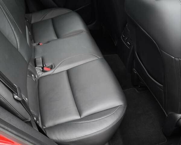 Красный Мазда CX-30, объемом двигателя 2.49 л и пробегом 64 тыс. км за 19800 $, фото 4 на Automoto.ua