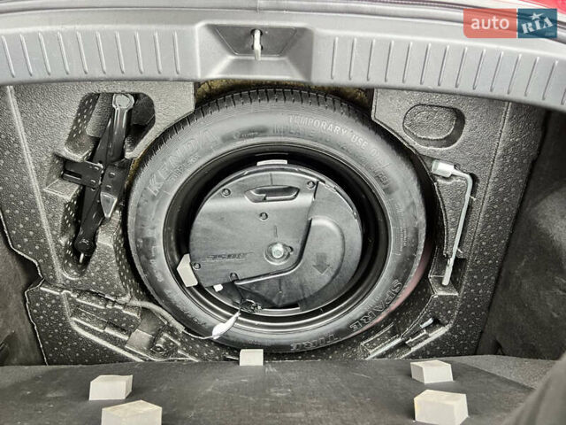 Красный Мазда CX-30, объемом двигателя 2.5 л и пробегом 57 тыс. км за 20125 $, фото 17 на Automoto.ua