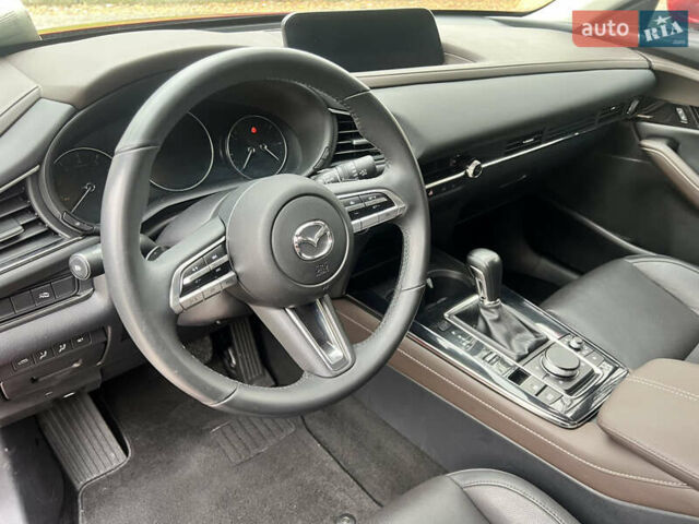 Красный Мазда CX-30, объемом двигателя 2.5 л и пробегом 57 тыс. км за 20125 $, фото 11 на Automoto.ua