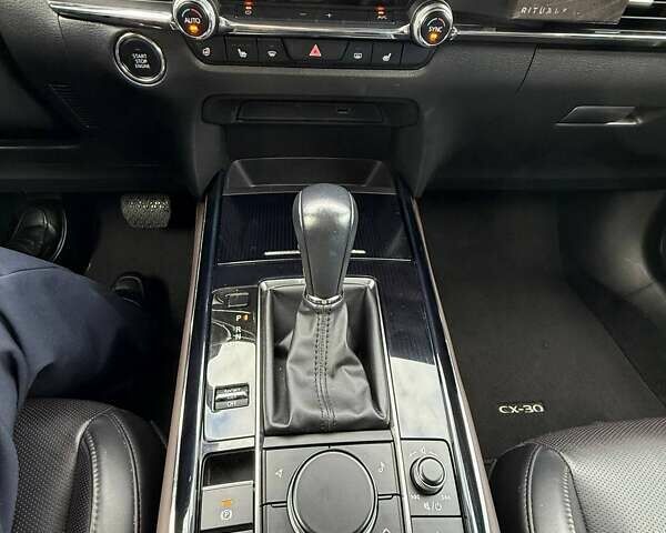 Красный Мазда CX-30, объемом двигателя 2 л и пробегом 59 тыс. км за 24000 $, фото 12 на Automoto.ua