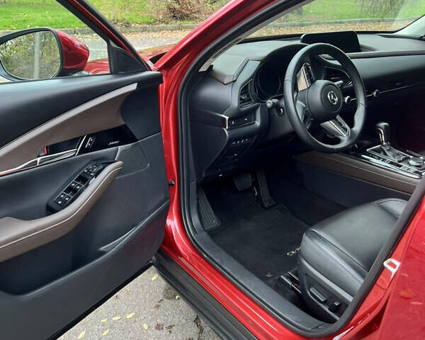 Красный Мазда CX-30, объемом двигателя 2.5 л и пробегом 57 тыс. км за 20125 $, фото 7 на Automoto.ua