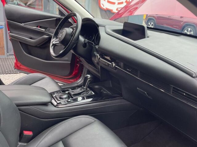 Красный Мазда CX-30, объемом двигателя 2.5 л и пробегом 54 тыс. км за 19900 $, фото 9 на Automoto.ua