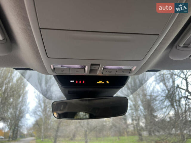 Красный Мазда CX-30, объемом двигателя 2.5 л и пробегом 57 тыс. км за 20125 $, фото 14 на Automoto.ua