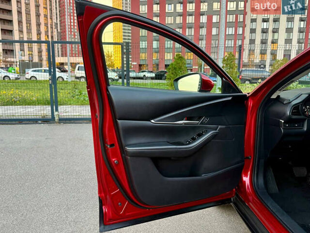 Красный Мазда CX-30, объемом двигателя 2.5 л и пробегом 81 тыс. км за 22900 $, фото 22 на Automoto.ua