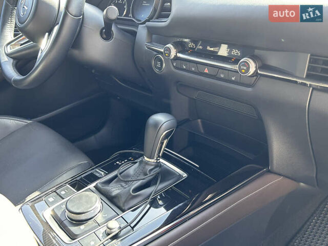 Красный Мазда CX-30, объемом двигателя 2 л и пробегом 9 тыс. км за 27500 $, фото 12 на Automoto.ua