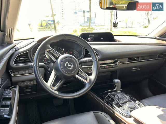 Красный Мазда CX-30, объемом двигателя 2 л и пробегом 9 тыс. км за 27500 $, фото 9 на Automoto.ua