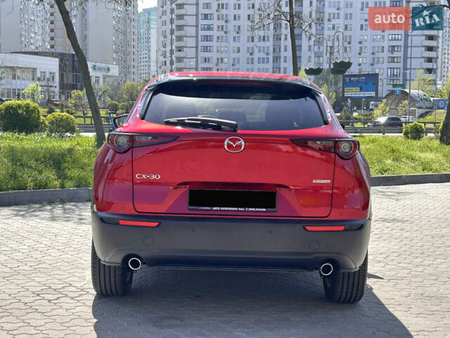 Красный Мазда CX-30, объемом двигателя 2 л и пробегом 9 тыс. км за 27500 $, фото 3 на Automoto.ua