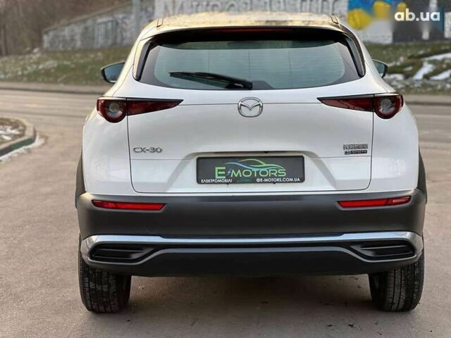 Мазда CX-30, объемом двигателя 4.25 л и пробегом 1 тыс. км за 21000 $, фото 4 на Automoto.ua