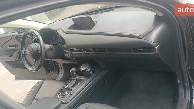 Мазда CX-30, объемом двигателя 2.5 л и пробегом 100 тыс. км за 19900 $, фото 5 на Automoto.ua