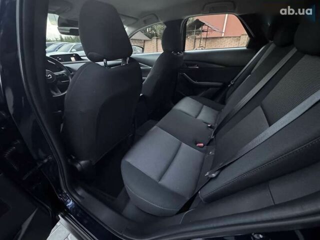 Мазда CX-30, объемом двигателя 2.5 л и пробегом 8 тыс. км за 20500 $, фото 2 на Automoto.ua