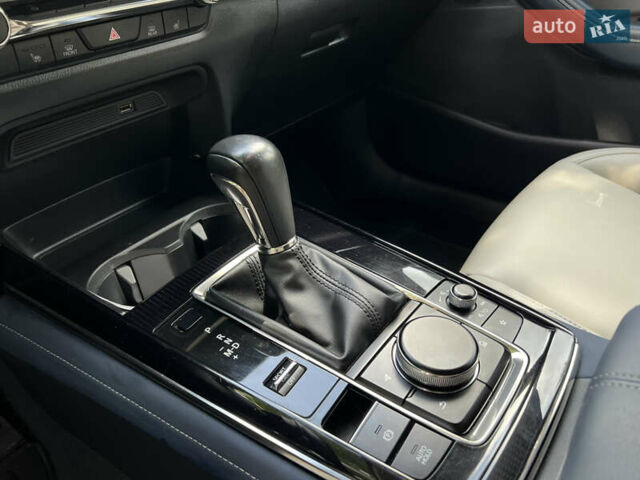 Серый Мазда CX-30, объемом двигателя 2.49 л и пробегом 48 тыс. км за 19200 $, фото 7 на Automoto.ua