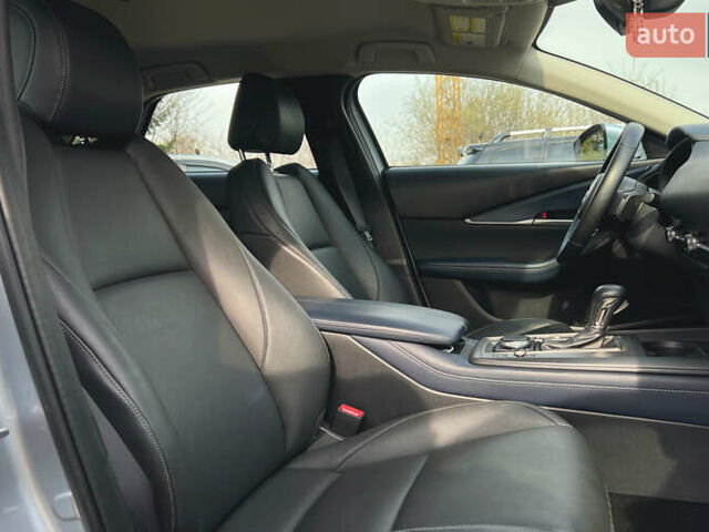 Серый Мазда CX-30, объемом двигателя 2.5 л и пробегом 68 тыс. км за 18450 $, фото 7 на Automoto.ua