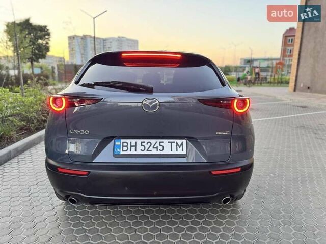 Серый Мазда CX-30, объемом двигателя 2 л и пробегом 17 тыс. км за 17500 $, фото 5 на Automoto.ua