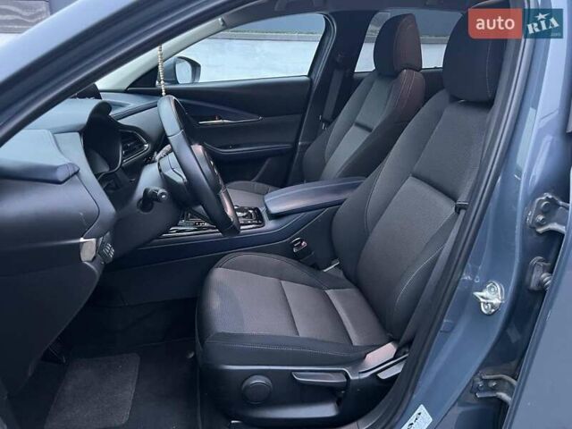 Серый Мазда CX-30, объемом двигателя 2 л и пробегом 17 тыс. км за 17500 $, фото 13 на Automoto.ua
