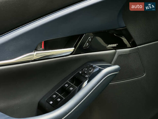 Серый Мазда CX-30, объемом двигателя 2.49 л и пробегом 48 тыс. км за 19200 $, фото 4 на Automoto.ua