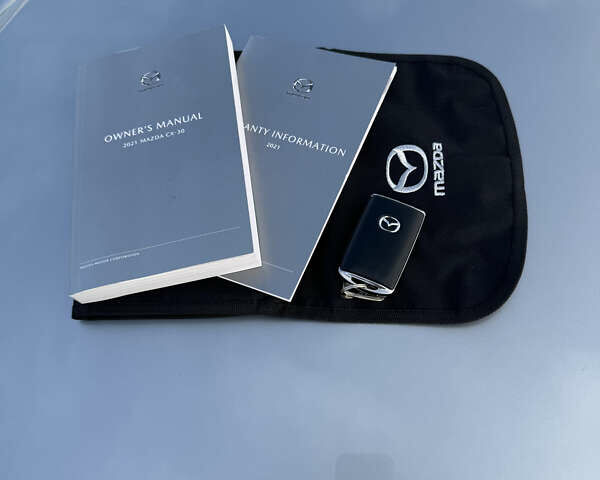 Серый Мазда CX-30, объемом двигателя 2.5 л и пробегом 28 тыс. км за 18000 $, фото 46 на Automoto.ua