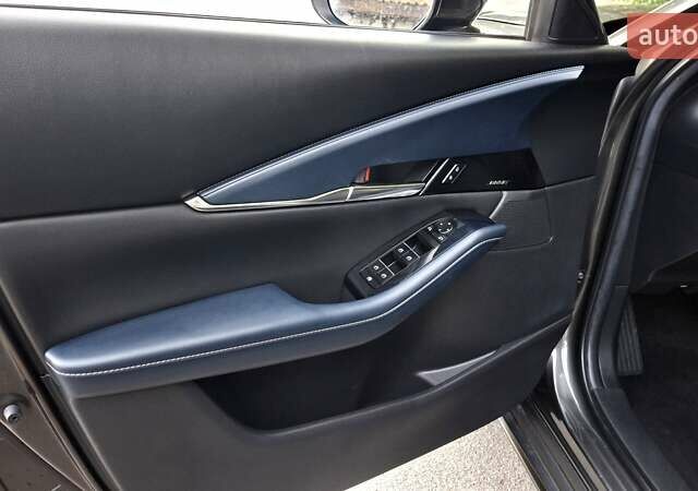 Серый Мазда CX-30, объемом двигателя 2.5 л и пробегом 70 тыс. км за 15500 $, фото 17 на Automoto.ua