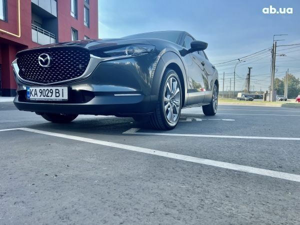 Серый Мазда CX-30, объемом двигателя 2 л и пробегом 52 тыс. км за 26500 $, фото 2 на Automoto.ua