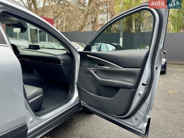 Серый Мазда CX-30, объемом двигателя 2.5 л и пробегом 35 тыс. км за 19300 $, фото 24 на Automoto.ua