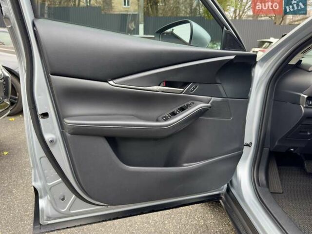 Серый Мазда CX-30, объемом двигателя 2.5 л и пробегом 35 тыс. км за 19300 $, фото 17 на Automoto.ua