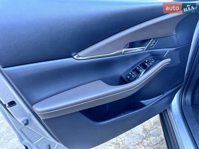 Серый Мазда CX-30, объемом двигателя 2 л и пробегом 45 тыс. км за 23900 $, фото 47 на Automoto.ua