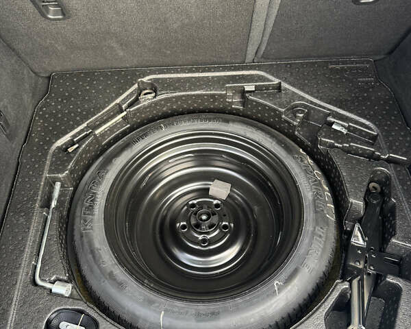 Серый Мазда CX-30, объемом двигателя 2.5 л и пробегом 28 тыс. км за 18000 $, фото 43 на Automoto.ua