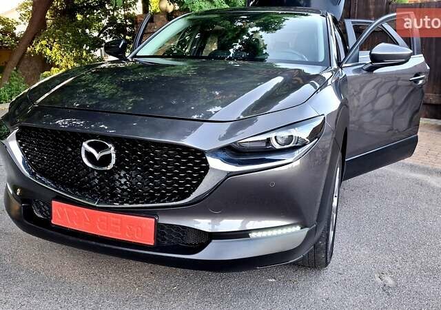 Серый Мазда CX-30, объемом двигателя 2.5 л и пробегом 70 тыс. км за 15500 $, фото 3 на Automoto.ua