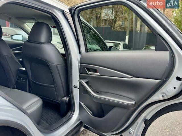 Серый Мазда CX-30, объемом двигателя 2.5 л и пробегом 35 тыс. км за 19300 $, фото 21 на Automoto.ua