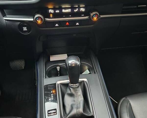 Мазда CX-30 2020 в Киеве на Automoto.ua Серый Мазда CX-30, объемом двигателя 2.5 л и пробегом 130 тыс. км за 17990 $, фото 14 на Automoto.ua