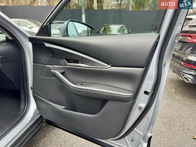 Серый Мазда CX-30, объемом двигателя 2.5 л и пробегом 35 тыс. км за 19300 $, фото 23 на Automoto.ua