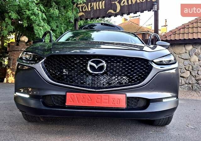 Серый Мазда CX-30, объемом двигателя 2.5 л и пробегом 70 тыс. км за 15500 $, фото 2 на Automoto.ua