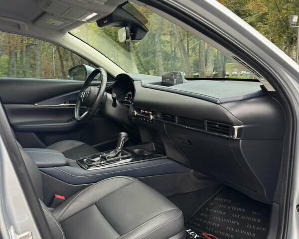Серый Мазда CX-30, объемом двигателя 2.49 л и пробегом 53 тыс. км за 16999 $, фото 53 на Automoto.ua