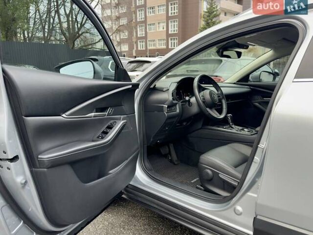 Серый Мазда CX-30, объемом двигателя 2.5 л и пробегом 35 тыс. км за 19300 $, фото 18 на Automoto.ua