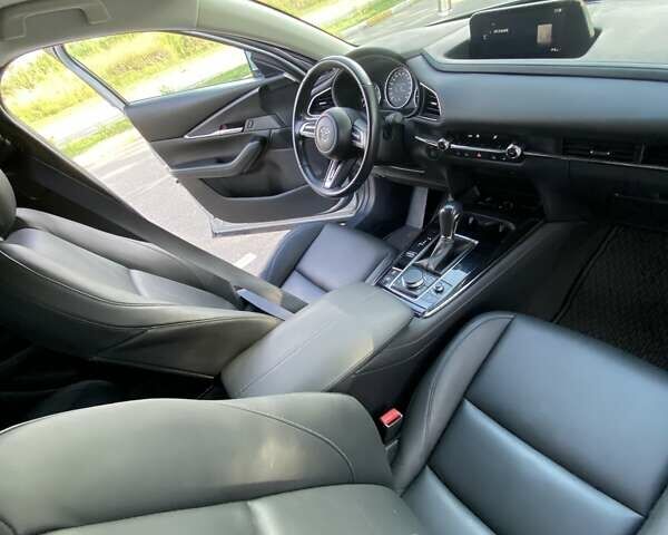 Серый Мазда CX-30, объемом двигателя 2.5 л и пробегом 62 тыс. км за 21800 $, фото 8 на Automoto.ua