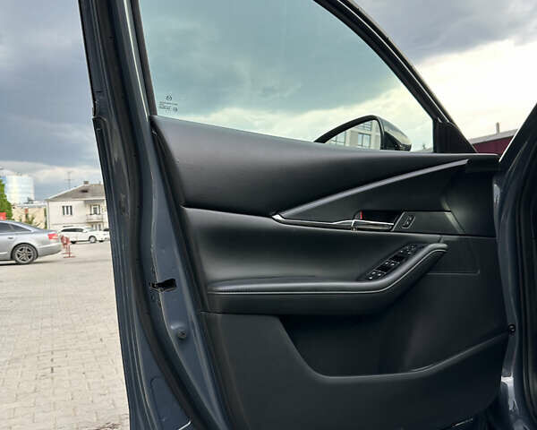 Серый Мазда CX-30, объемом двигателя 2.49 л и пробегом 69 тыс. км за 22300 $, фото 18 на Automoto.ua