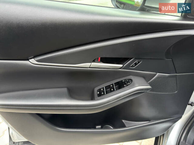 Серый Мазда CX-30, объемом двигателя 2.49 л и пробегом 40 тыс. км за 20300 $, фото 12 на Automoto.ua