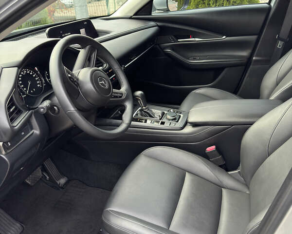 Серый Мазда CX-30, объемом двигателя 2.49 л и пробегом 40 тыс. км за 20300 $, фото 11 на Automoto.ua