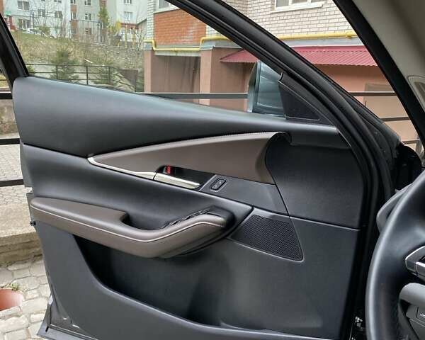 Серый Мазда CX-30, объемом двигателя 2 л и пробегом 48 тыс. км за 22900 $, фото 4 на Automoto.ua