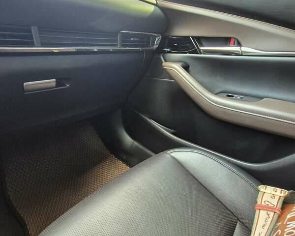 Серый Мазда CX-30, объемом двигателя 2 л и пробегом 19 тыс. км за 26700 $, фото 17 на Automoto.ua