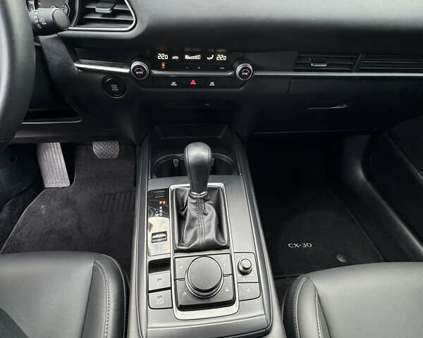 Серый Мазда CX-30, объемом двигателя 2.49 л и пробегом 40 тыс. км за 20300 $, фото 13 на Automoto.ua