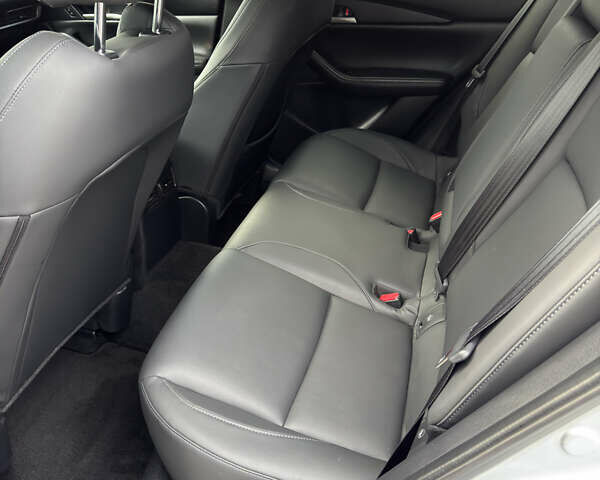 Серый Мазда CX-30, объемом двигателя 2.49 л и пробегом 40 тыс. км за 20300 $, фото 10 на Automoto.ua