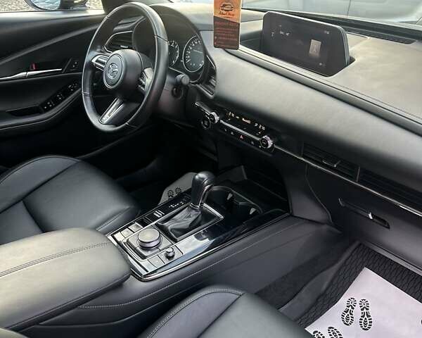 Серый Мазда CX-30, объемом двигателя 2.5 л и пробегом 100 тыс. км за 20800 $, фото 3 на Automoto.ua